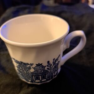 Vintage CHURCHILL BLUE WILLOW Coffee Mug.
